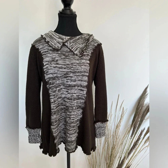 La Madona Vintage brown sweater ruffle collard and cuffs size large - Picture 2 of 6